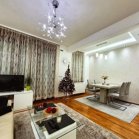 Apartment Joy Belgrado Exterior foto