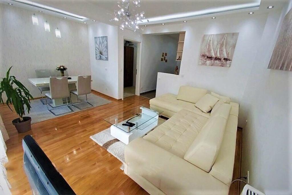 Apartment Joy Belgrado Exterior foto