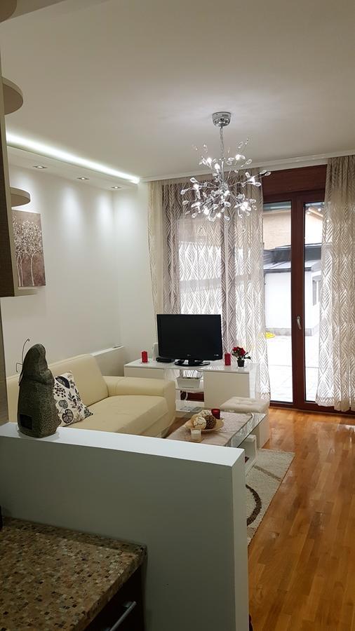 Apartment Joy Belgrado Exterior foto