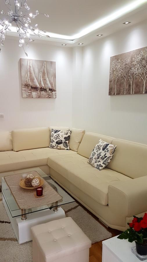 Apartment Joy Belgrado Exterior foto