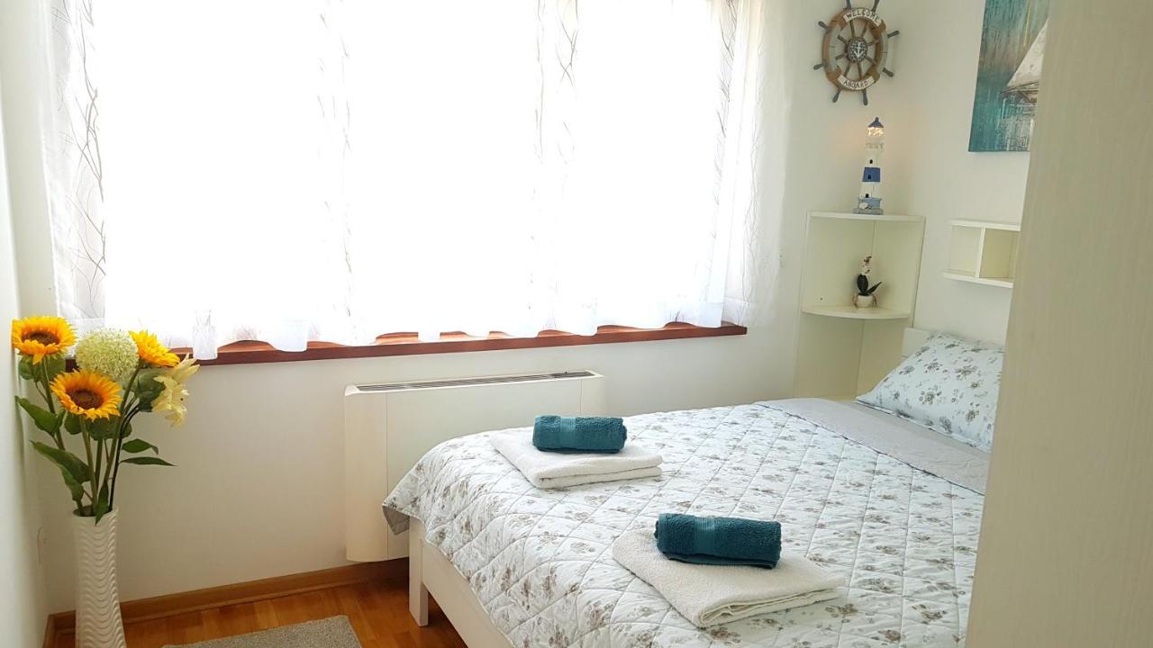 Apartment Joy Belgrado Exterior foto